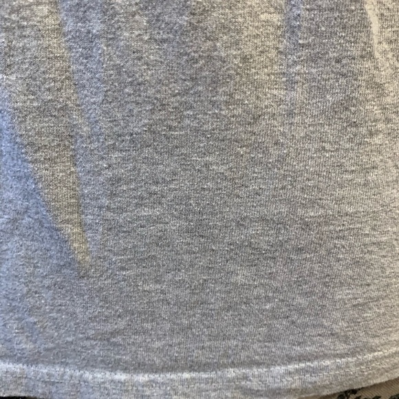 DISNEY Gray Mickey & Minnie Kiss Short Sleeve Tee XS - Picture 5 of 5